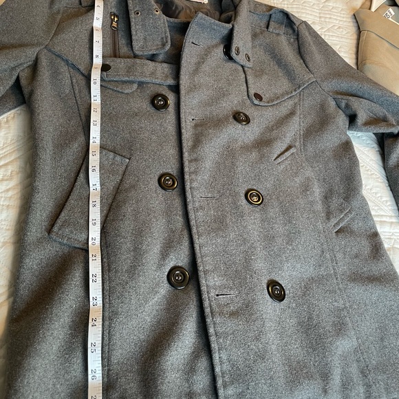 Stylish Women's Double-Breasted Gray Pea Coat - Picture 2 of 12